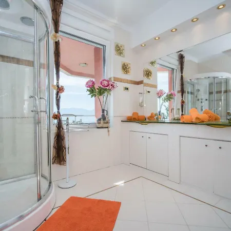 Anamia By Interhome Kostrena