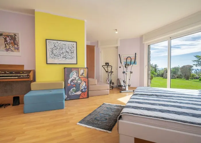 Anamia By Interhome Кострена