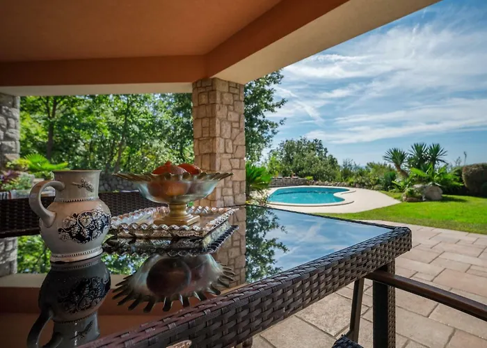 Anamia By Interhome Кострена